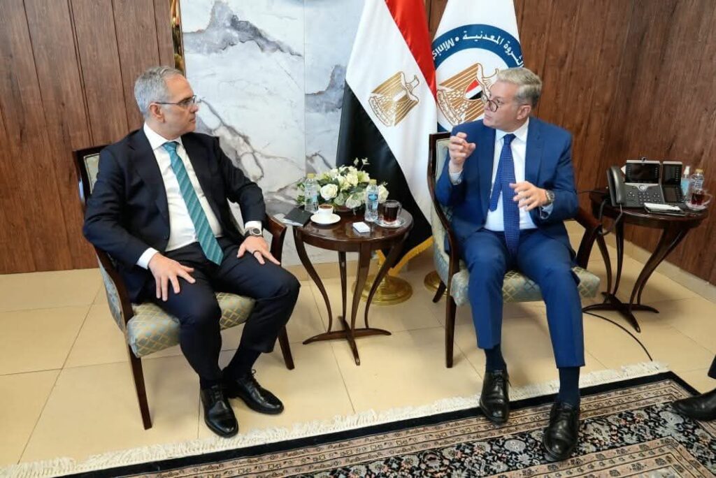 fb_img_17526566884247646663152283464362-1024x684 وزير البترول والثروة المعدنية يبحث مع شركة "شلمبرجير" سبل دعم أنشطة الاستكشاف والإنتاج وتعزيز الشراكة التقنية