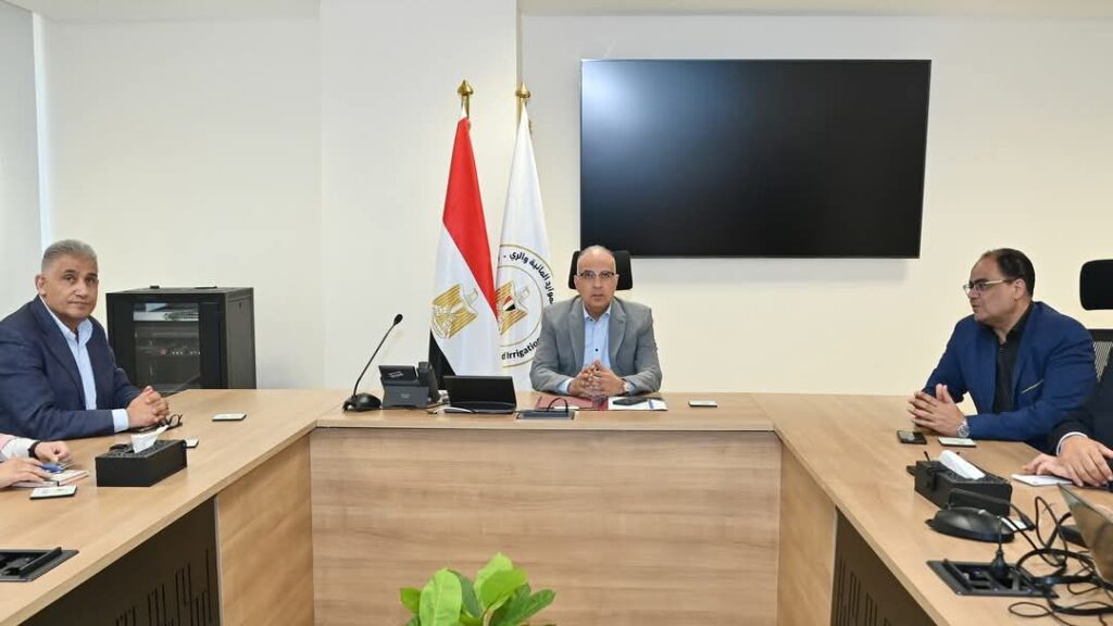 fb_img_1752738520014785207480066753660-1024x576 وزير الري يبحث عدد من نماذج ومقترحات تطوير واجهات المدن النيلية.. ويتابع أعمال التطوير المنفذة والجارى تنفيذها في إطار القوانين والضوابط المنظمة