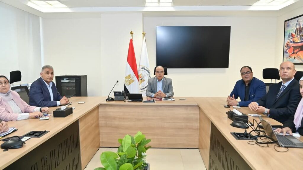 fb_img_17527385248511153045879631382927-1024x576 وزير الري يبحث عدد من نماذج ومقترحات تطوير واجهات المدن النيلية.. ويتابع أعمال التطوير المنفذة والجارى تنفيذها في إطار القوانين والضوابط المنظمة