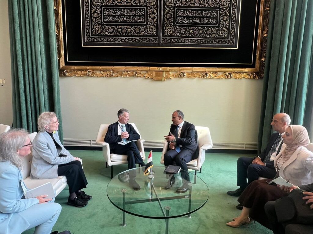 fb_img_1753777393489472446316523142270-1024x768 وزير الخارجية يلتقي بقادة مجموعة الحكماء The Elders الداعمة للسلام