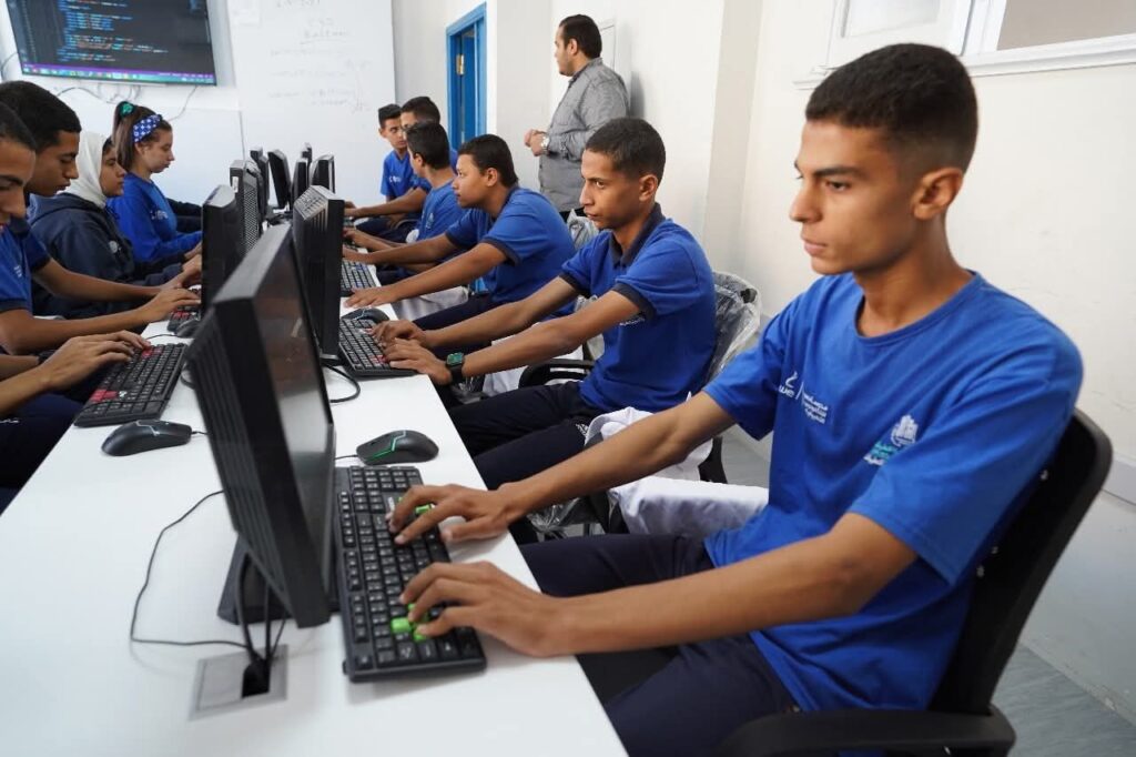 fb_img_17537938637575321028820477282220-1024x682 في إطار استراتيجية وزارة الاتصالات وتكنولوجيا المعلومات لإعداد الكوادر الرقمية..