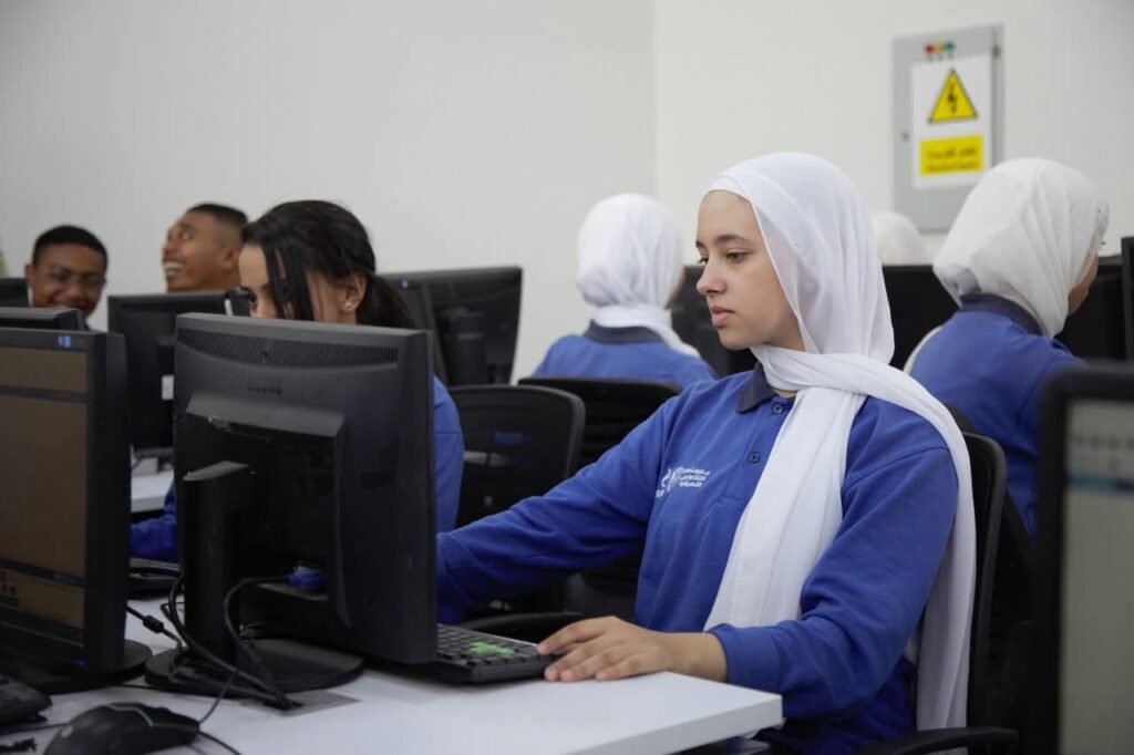 fb_img_17537938655714319246883205643790-1024x682 في إطار استراتيجية وزارة الاتصالات وتكنولوجيا المعلومات لإعداد الكوادر الرقمية..