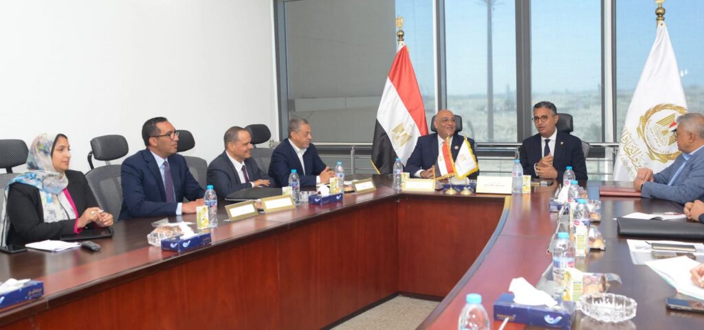 fb_img_17537946420621218495565772213160-1024x481 وزير التموين والتجارة الداخلية يبحث مع رئيس جهاز تنمية المشروعات مجالات التعاون لتطوير منافذ تجارة التجزئة التابعة للوزارة