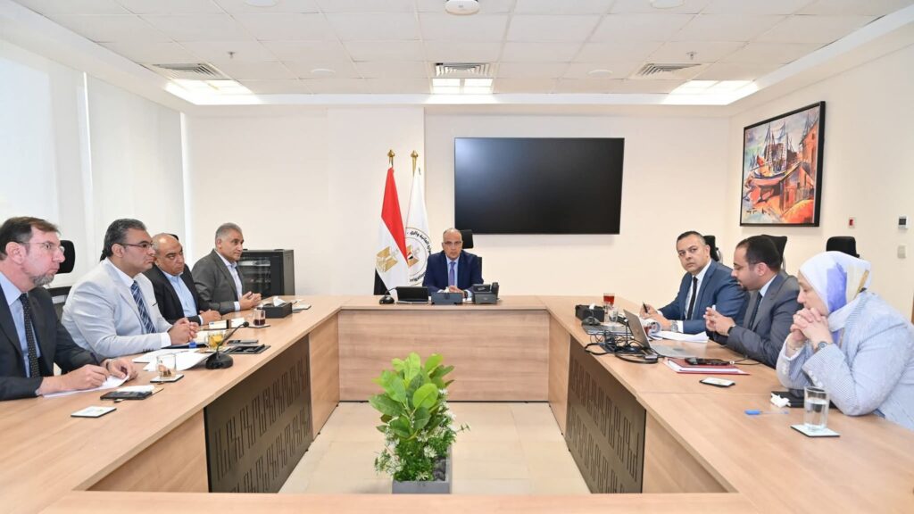 fb_img_17538576667834032932115832320193-1024x576 وزير الري يتابع موقف "مشروع تأهيل المنظومة المائية" الممول من بنك التعمير الألماني