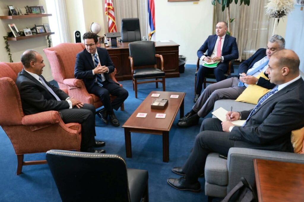 fb_img_17538578160745661096225555620862-1024x683 وزير الخارجية والهجرة يلتقي السيناتور "برايان شاتز" بمجلس الشيوخ الأمريكي