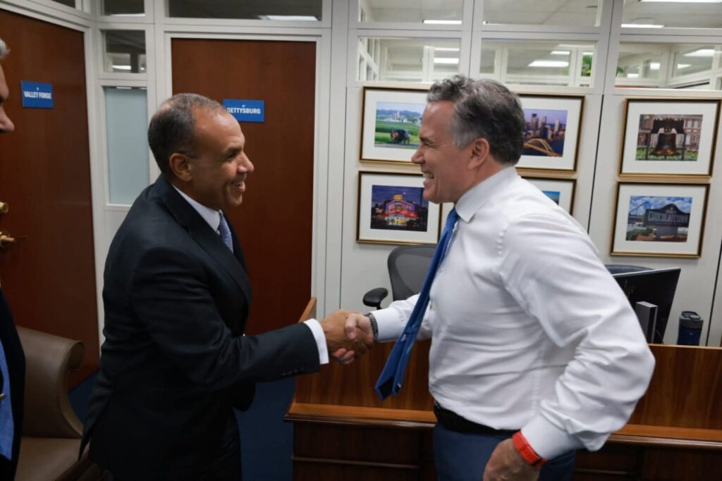 fb_img_1753865630474384035795314564077-1024x683 وزير الخارجية والهجرة يلتقي السيناتور "ديفيد ماكورميك" رئيس اللجنة الفرعية للعلاقات الخارجية المعنية بالشرق الأوسط ومكافحة الإرهاب بمجلس الشيوخ الأمريكي