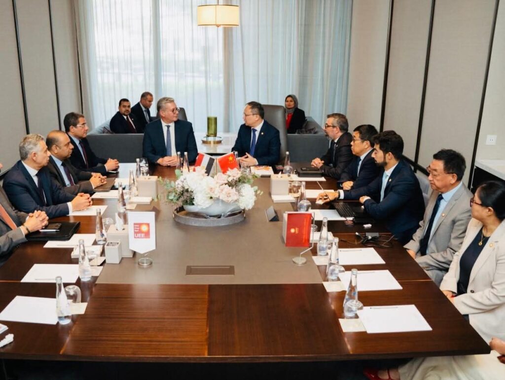 fb_img_17538696569934022292810173738525-1024x770 في ختام زيارته الرسمية لدولة الإمارات.. • وزير البترول يعقد اجتماعًا مع رئيس مجلس الإدارة والرئيس التنفيذي لشركة “يونايتد إنرجي جروب” (UEG) الصينية، والرئيس الإقليمي للشركة لمنطقة أفريقيا