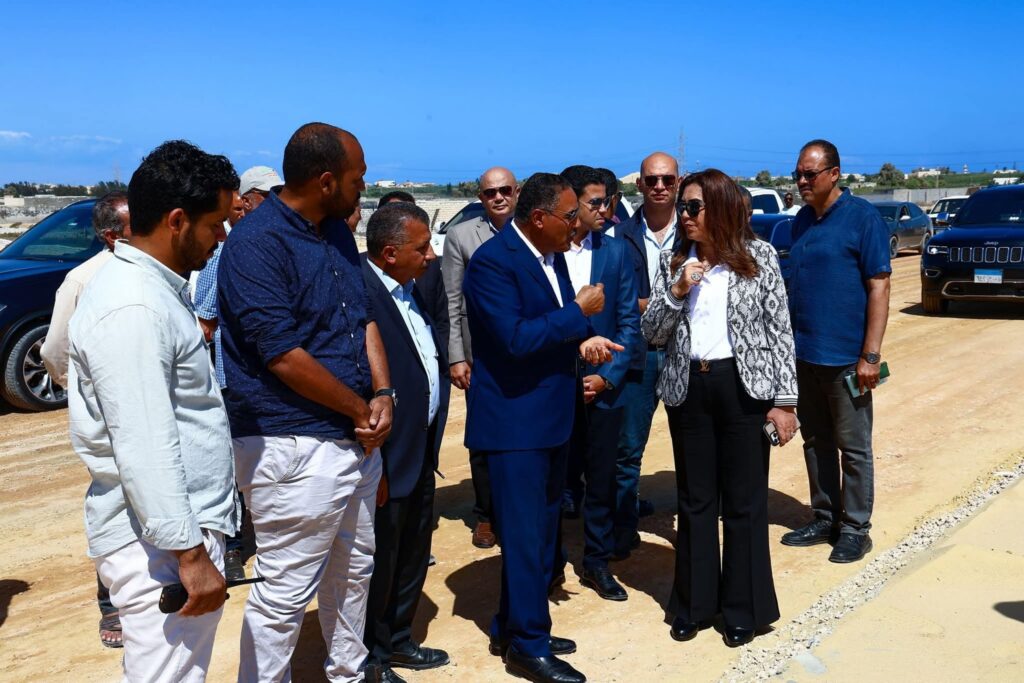 fb_img_17539681055769012964038713304430-1024x683 وزيرة التنمية المحلية ومحافظ مطروح يتفقدان أعمال توسعة وتطوير المدخل الغربي لمدينة الحمام وسير العمل بالمركز التكنولوجي
