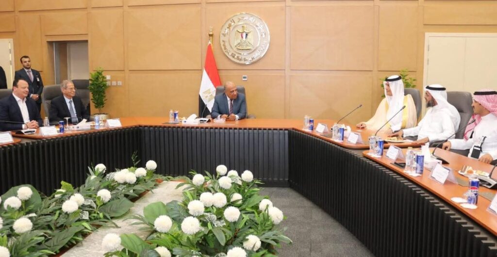 fb_img_17539686098132142410494588990677-1024x530 وزير الكهرباء يشهد توقيع مذكرة تفاهم لتطوير وتحديث مركز أبحاث الجهد الفائق (EHVRC).