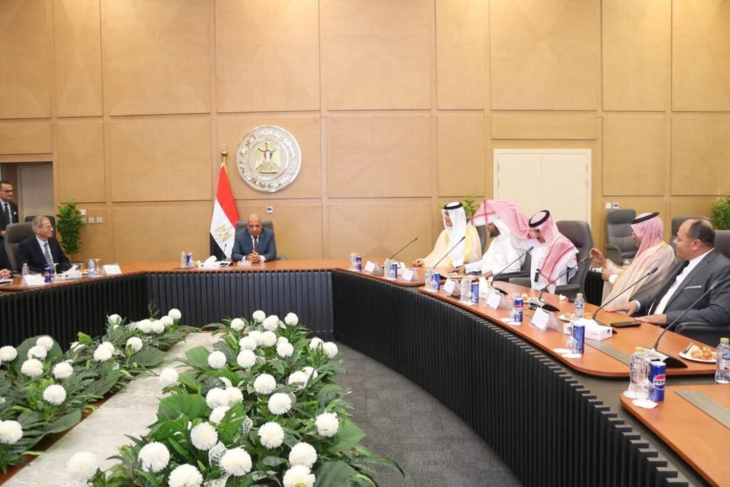 fb_img_17539686183856471453757906041971-1024x683 وزير الكهرباء يشهد توقيع مذكرة تفاهم لتطوير وتحديث مركز أبحاث الجهد الفائق (EHVRC).