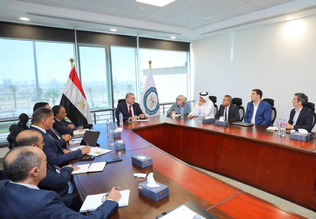 fb_img_17540408494147631209971227213984-1024x711 وزير البترول يبحث مع شركات عالمية ومحلية آليات تنفيذ مشروع المسح الجوي لتحديث قاعدة بيانات الثروات التعدينية بمصر