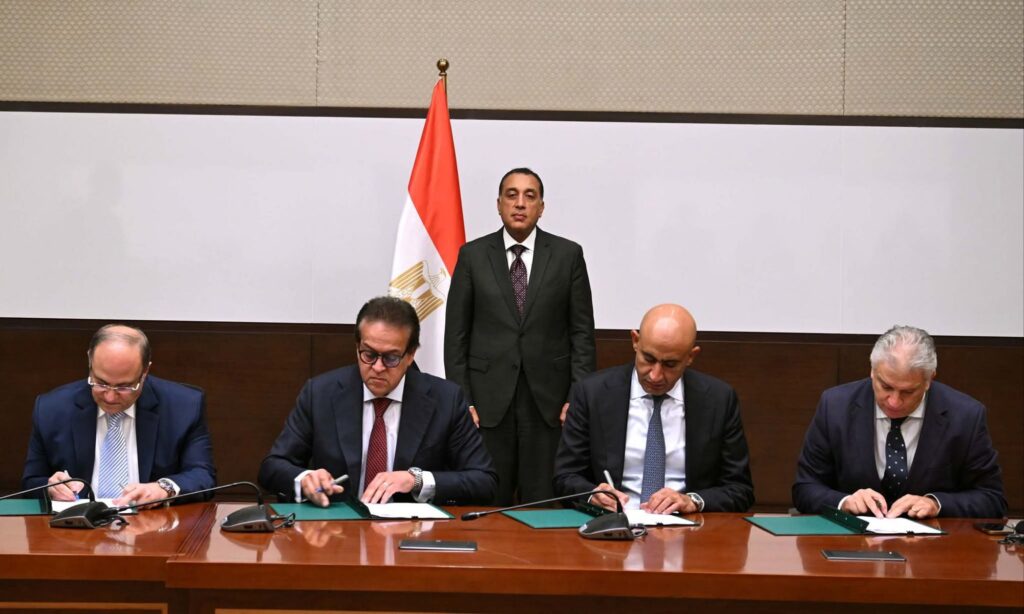 fb_img_17544970782101280454091904793118-1024x614 رئيس الوزراء يشهد توقيع بروتوكول تعاون مشترك لإنشاء وتطوير خمس مدارس تكنولوجيا تطبيقية مُتخصصة في صناعة الأدوية