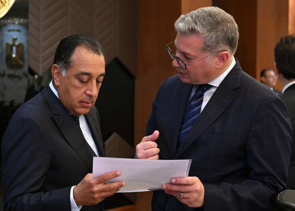 fb_img_17550821309535520899688443799261-1024x732 خلال اجتماع الحكومة برئاسته:رئيس الوزراء يوجه الوزراء المعنيين بتكثيف الجهود لتنفيذ الوثائق التي تم توقيعها بين مصر والأردن وترجمتها إلى خطط وبرامج على الأرض سعياً لتوطيد أطر التعاون بين البلدين