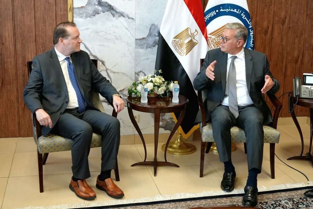 fb_img_17551829104608672552924599372135-1024x684 وزير البترول والثروة المعدنية يبحث مع شركة أنرجوس العالمية التعاون القائم في سفن التغييز
