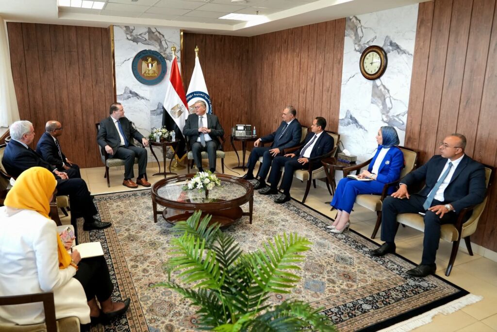 fb_img_17551829143857650238109916180231-1024x684 وزير البترول والثروة المعدنية يبحث مع شركة أنرجوس العالمية التعاون القائم في سفن التغييز