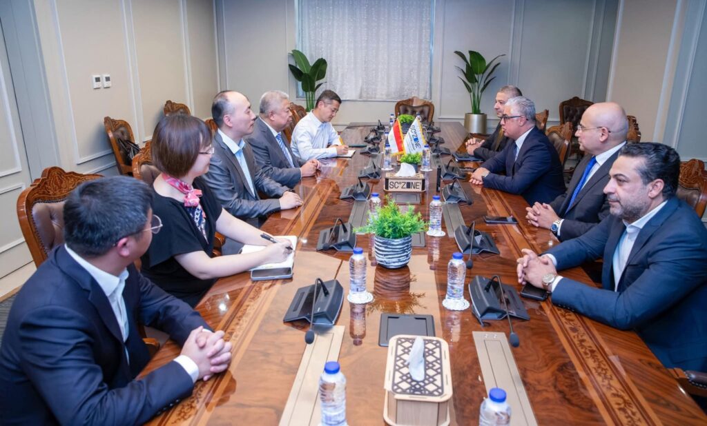 fb_img_17551831026421724094097175699454-1024x618 باستثمارات 85 مليون دولار أمريكي.. 🔳 رئيس اقتصادية قناة السويس يوقع مشروع "جيانغسو زيونج" الصينية لإنتاج الأرضيات وألواح الجدران بالمنطقة الصناعية بالسخنة