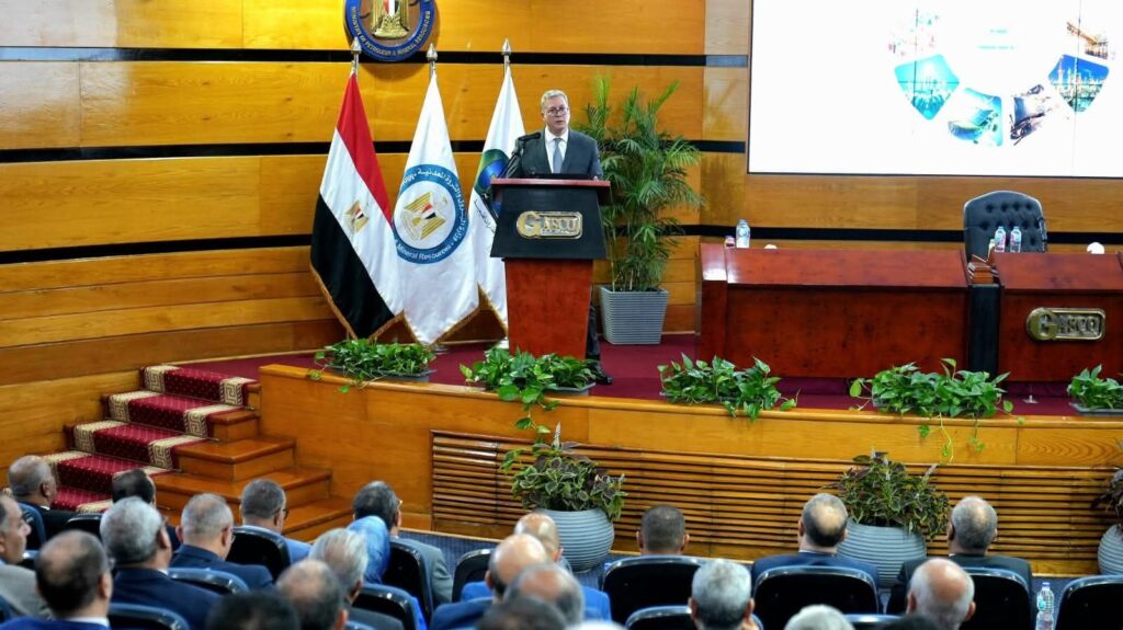 fb_img_17552657339492219187396654748152-1024x575 وزير البترول والثروة المعدنية يعقد اللقاء الدوري مع القيادات ورؤساء الشركات لمتابعة ما تم إنجازه واستعراض رؤية العمل وأوجه الدعم المطلوبة للفترة المقبلة