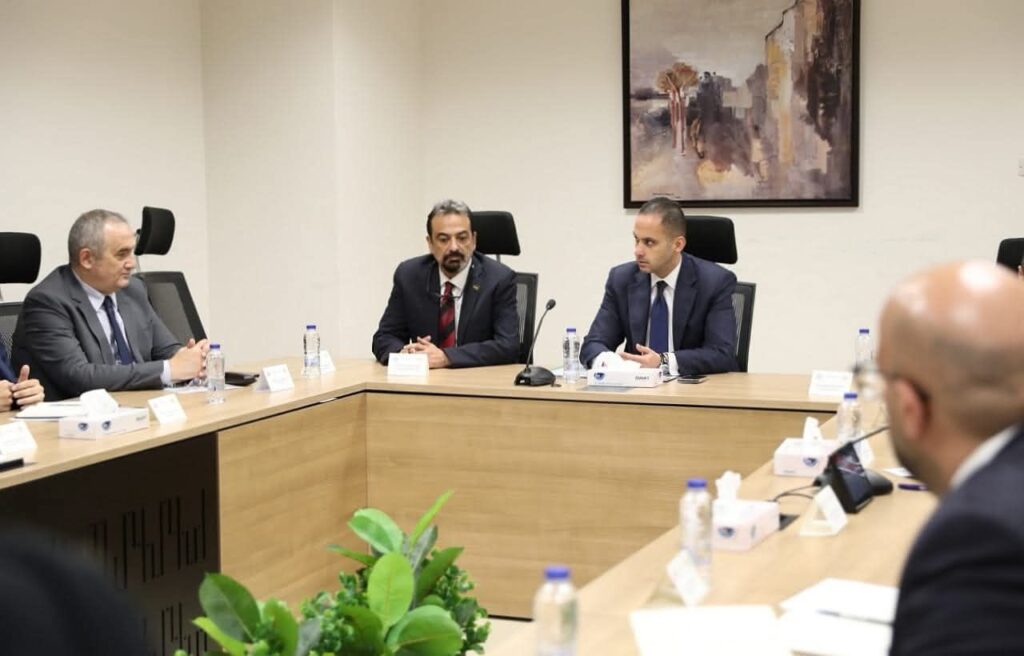 fb_img_17555372399238247714014707592204-1024x656 نائب وزير الصحة يترأس اجتماعًا لتطوير آليات معايير السلامة والصحة المهنية في المنشآت الطبية