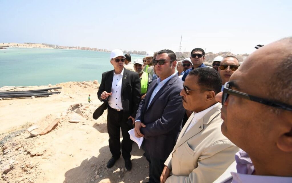 fb_img_17559495871793440453868338023796-1024x640 وزير الإسكان ومحافظ مطروح يتفقدان مشروع إحلال وتجديد كوبري روميل بالمحافظة