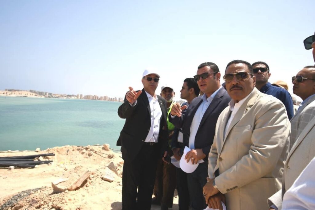 fb_img_17559495890773070654814096638745-1024x682 وزير الإسكان ومحافظ مطروح يتفقدان مشروع إحلال وتجديد كوبري روميل بالمحافظة