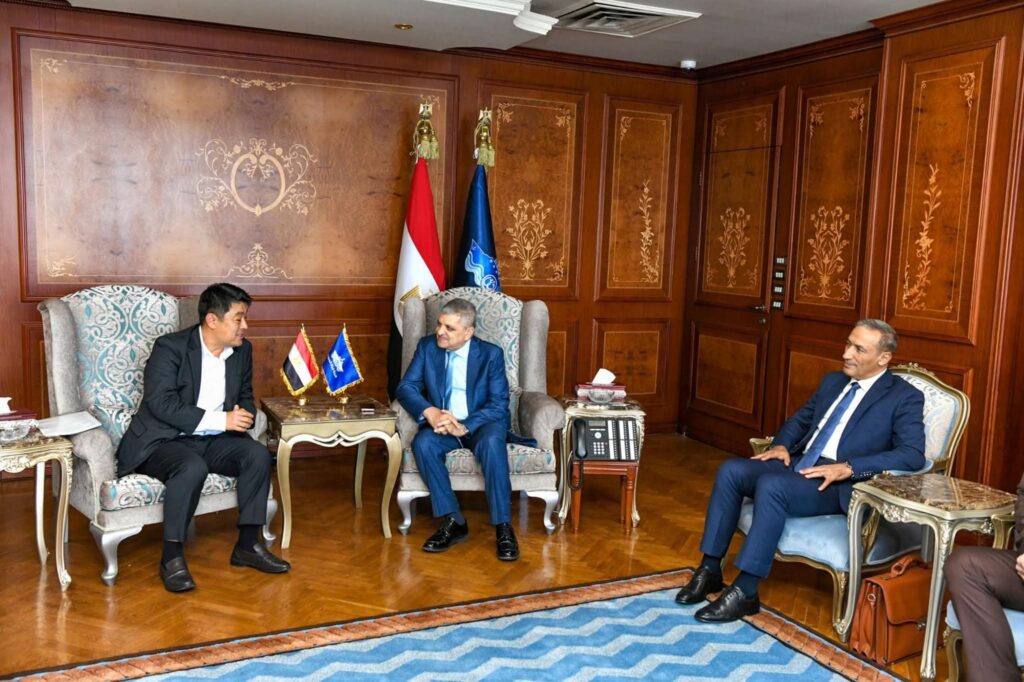 fb_img_17560418917293791002965201609052-1024x682 الفريق أسامة ربيع يبحث سبل التعاون مع النائب الأول لرئيس شركة هيونداي كوربريشن