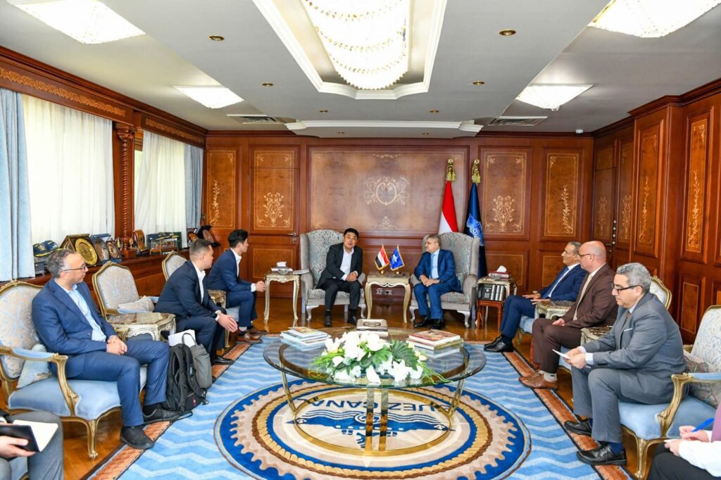 fb_img_17560418935007835382454868795012-1024x682 الفريق أسامة ربيع يبحث سبل التعاون مع النائب الأول لرئيس شركة هيونداي كوربريشن