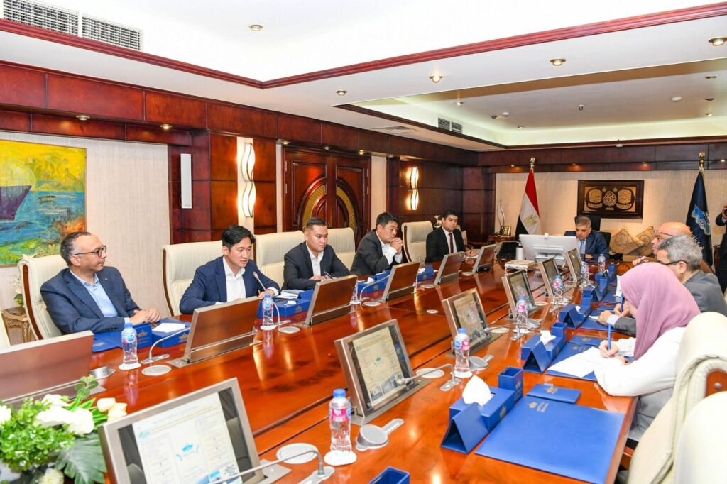 fb_img_17560418948948340374495074317517-1024x682 الفريق أسامة ربيع يبحث سبل التعاون مع النائب الأول لرئيس شركة هيونداي كوربريشن