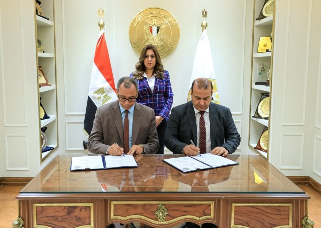 fb_img_17562010707788900489599592753390-1024x728 وزيرة التنمية المحلية تشهد مراسم توقيع عقد توريد مجزرين متنقلين لذبح الماشية في المناطق النائية والحدودية