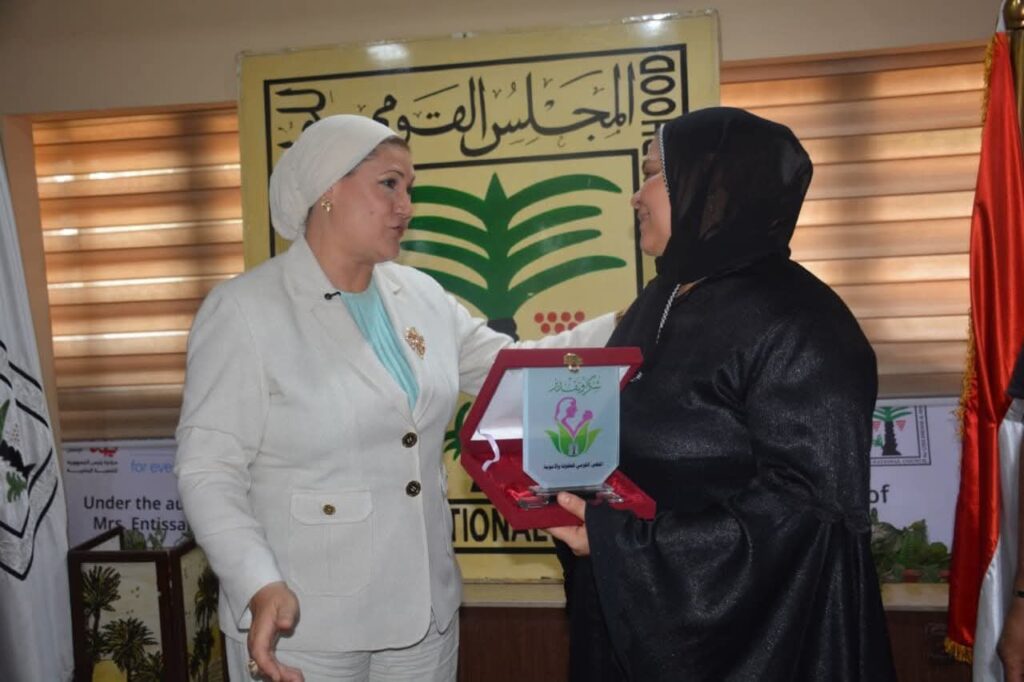 fb_img_17562832680777283438762080757415-1024x682 رئيسة المجلس القومي للطفولة والأمومة تكرم الطفلة "هايدي" وتنصبها سفيرة المجلس للرحمة تقديرًا لموقفها النبيل