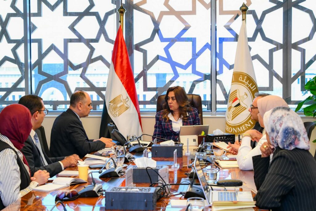 fb_img_17562847378608714762285632970305-1024x683 استمرارًا لسلسلة اجتماعاتها لمتابعة ملفات العمل البيئي: