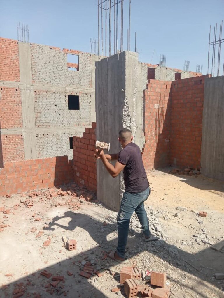 fb_img_17563989575498616106229463110574-768x1024 وزيرة التنمية المحلية: مركز الشبكة الوطنية للطوارئ والسلامة العامة بالوزارة يرصد مخالفة عقار لرخصة البناء بحي الوراق بالجيزة وإزالته الأدوار المخالفة