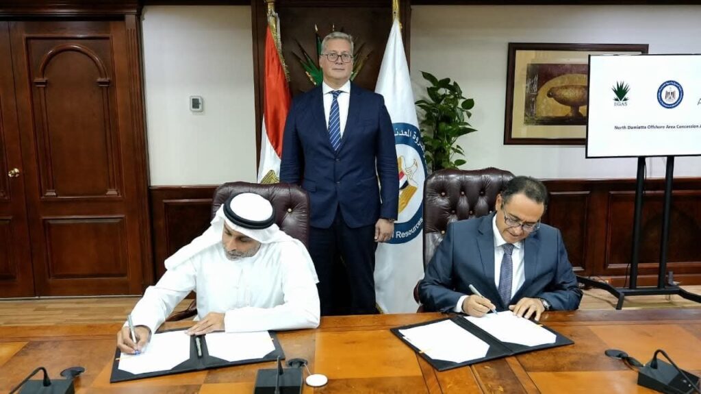 fb_img_17565427450333265258979203425447-1024x575 شهدها وزير البترول والثروة المعدنية:<br><br>▪︎توقيع 4 اتفاقيات للقابضة للغازات الطبيعية مع شركات عالمية لزيادة استثمارات البحث عن الغاز