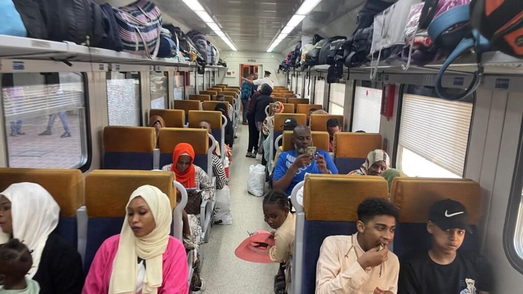 fb_img_17566465095813699448114632748296-1024x576 الهيئة القومية لسكك حديد مصر: تسيير القطار العاشر لتسهيل العودة الطوعية للأشقاء السودانيين