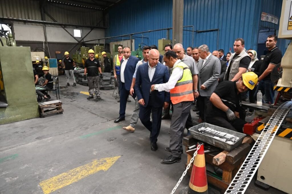 fb_img_17566472018471620277746908575929-1024x681 وزير الصناعة والنقل يتفقد موقع مجمع مرغم ٣ الجاري إنشاؤه بمحافظ الإسكندرية ويلتقي العاملين بمجمعي مرغم ١ و٢ للوقوف على تحدياتهم واستعراض سبل حلها