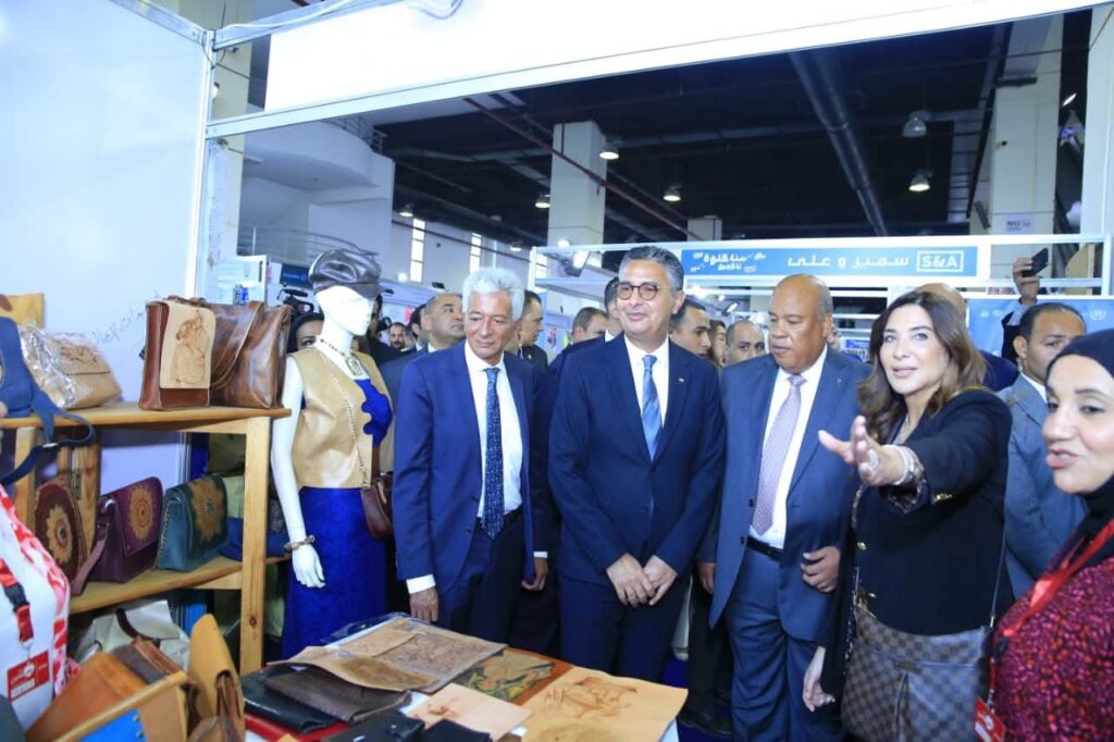 fb_img_17572337795302615750355083816512-1024x682 وزير التموين والتجارة الداخلية بالإنابة عن دولة رئيس مجلس الوزراء يفتتح المعرض الرئيسي "أهلاً مدارس" بمحافظة القاهرة – مدينة نصر