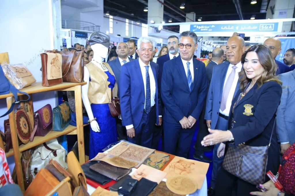fb_img_17572337836678297824361779830955-1024x682 وزير التموين والتجارة الداخلية بالإنابة عن دولة رئيس مجلس الوزراء يفتتح المعرض الرئيسي "أهلاً مدارس" بمحافظة القاهرة – مدينة نصر