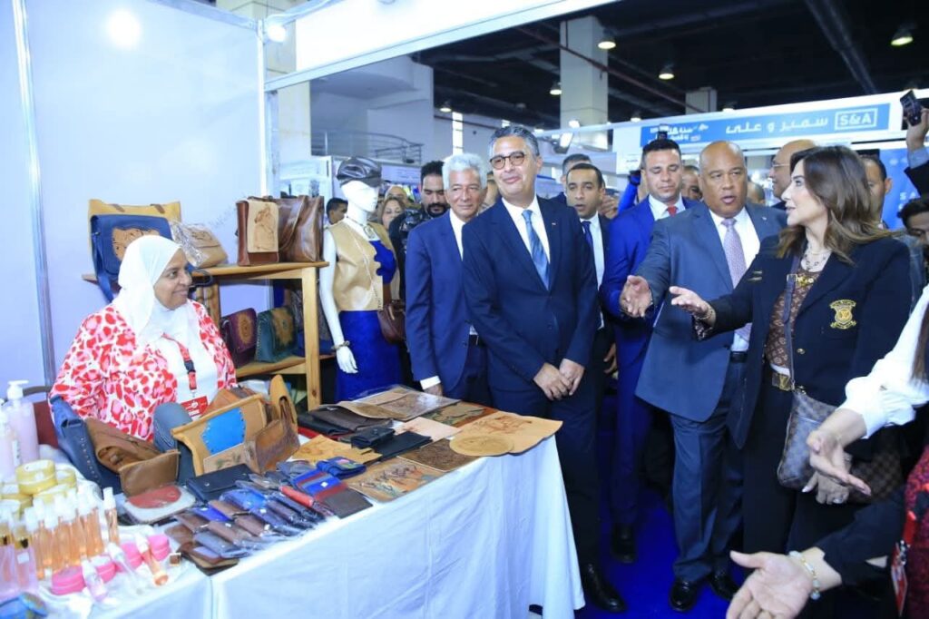 fb_img_17572337898234484127120916641834-1024x682 وزير التموين والتجارة الداخلية بالإنابة عن دولة رئيس مجلس الوزراء يفتتح المعرض الرئيسي "أهلاً مدارس" بمحافظة القاهرة – مدينة نصر