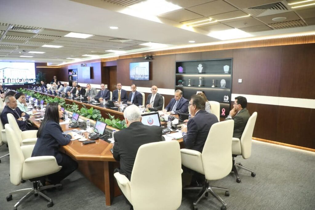 fb_img_17573145606158330123134715857723-1024x682 نائب رئيس مجلس الوزراء وزير الصحة يترأس الاجتماع الدوري للمجموعة الوزارية للتنمية البشرية