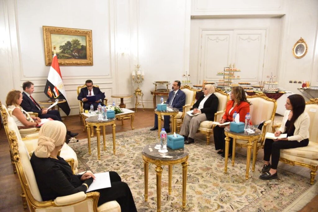 fb_img_17573155428174232869281438358984-1024x683 نائب رئيس الوزراء وزير الصحة يبحث مع سفير إسبانيا بمصر سبل تعزيز التعاون في القطاع الصحي
