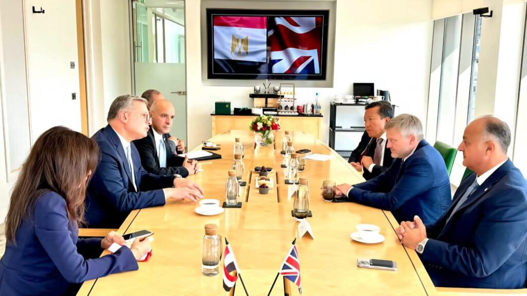 fb_img_17573483739081400587679707260950-1024x576 وزير البترول والثروة المعدنية يشهد توقيع مذكرة تفاهم بين إيجاس و بي بي البريطانية لحفر خمس آبار جديدة للغاز بالبحر المتوسط