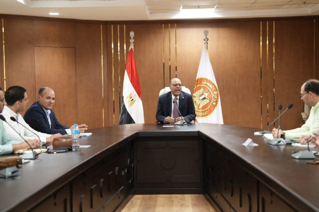 fb_img_17574248683691864733953726925853-1024x682 في أول أيام تطبيق قانون العمل الجديد.. - تحرير 201 محضر تصاريح عمل أجانب بغرامات تصل إلى 20 مليون جنيه