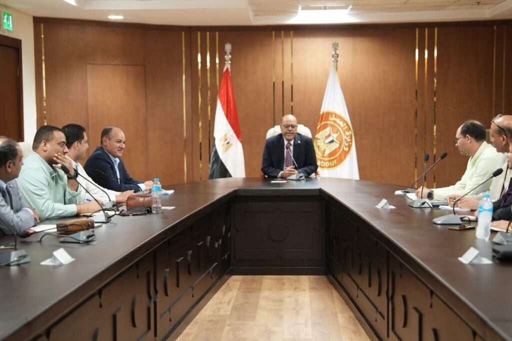 fb_img_17574248706697944476583549359052-1024x682 في أول أيام تطبيق قانون العمل الجديد.. - تحرير 201 محضر تصاريح عمل أجانب بغرامات تصل إلى 20 مليون جنيه