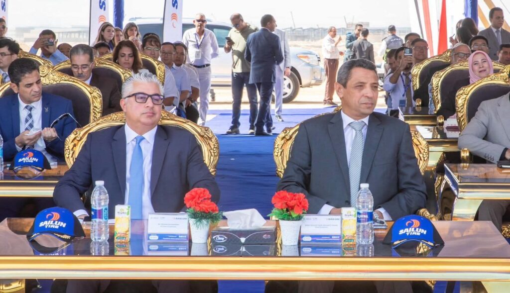 fb_img_17574989041147460658728368375186-1024x589 باستثمارات تبلغ مليار دولار ... تعادل (48 مليار جنيه مصري)📌 رئيس اقتصادية قناة السويس يشهد وضع حجر الأساس لمصنع "سايلون" الصينية لإطارات السيارات بالسخنة