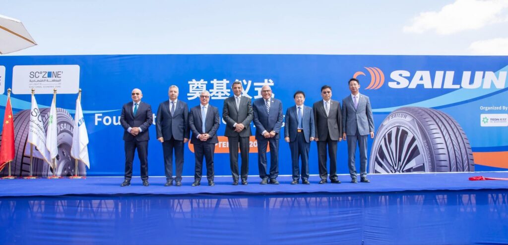 fb_img_17574989097804294758427266250161-1024x495 باستثمارات تبلغ مليار دولار ... تعادل (48 مليار جنيه مصري)📌 رئيس اقتصادية قناة السويس يشهد وضع حجر الأساس لمصنع "سايلون" الصينية لإطارات السيارات بالسخنة