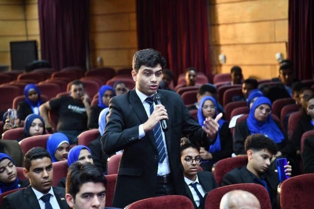 fb_img_1757499010036537461872409566083-1024x683 حوار مفتوح بين وزير الشئون النيابية والقانونية والتواصل السياسي وطلاب المعسكر التدريبي لبرنامج قادة مدارس الجمهورية