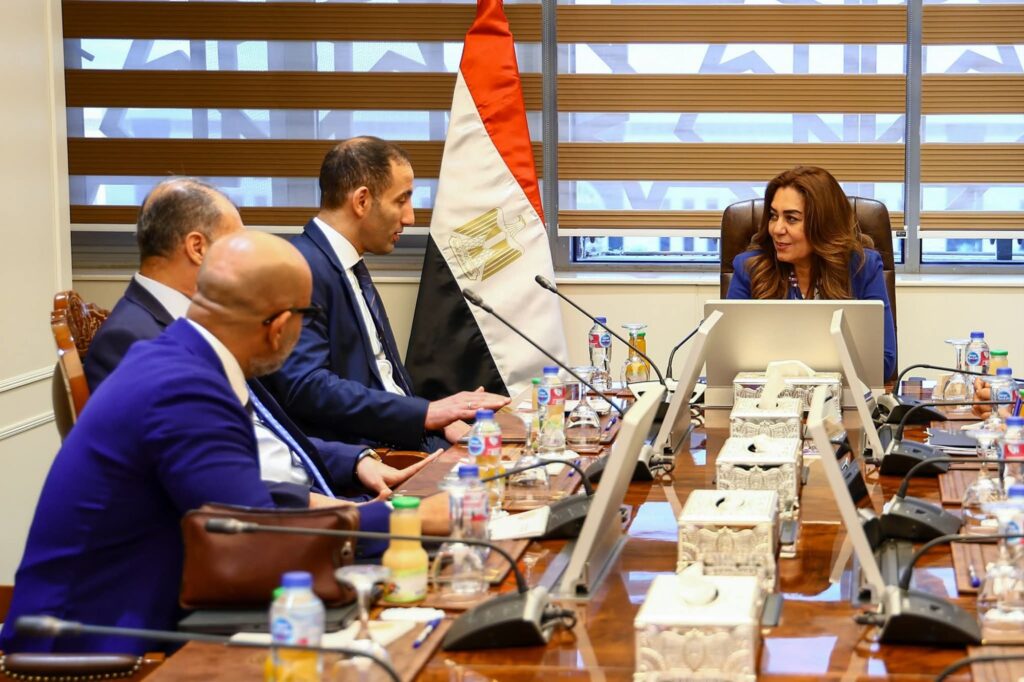 fb_img_17574991247735543975649180135990-1024x682 وزيرة التنمية المحلية تبحث مع قيادات شركة “Edge Conn” مجالات التعاون في تعزيز البنية التكنولوجية ودعم التحول الرقمي بالمحليات