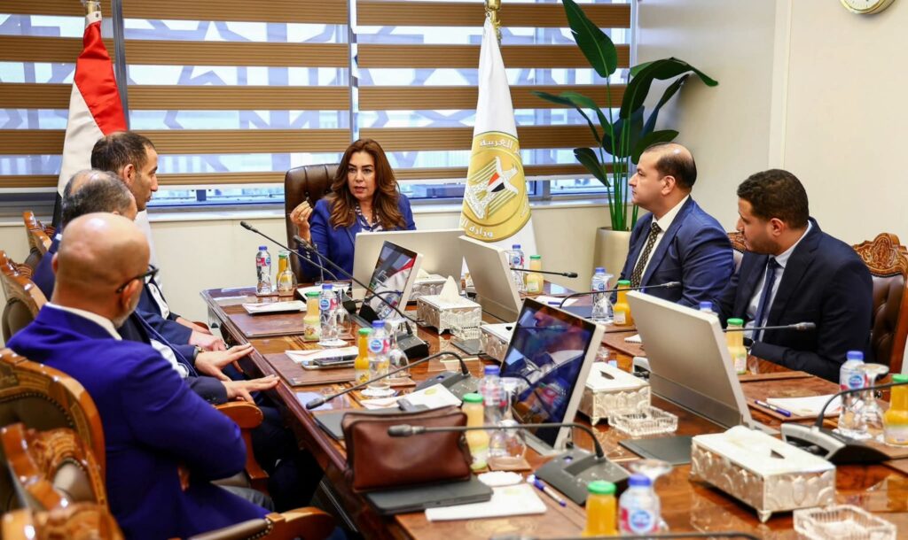 fb_img_17574991264654395316193596678617-1024x610 وزيرة التنمية المحلية تبحث مع قيادات شركة “Edge Conn” مجالات التعاون في تعزيز البنية التكنولوجية ودعم التحول الرقمي بالمحليات