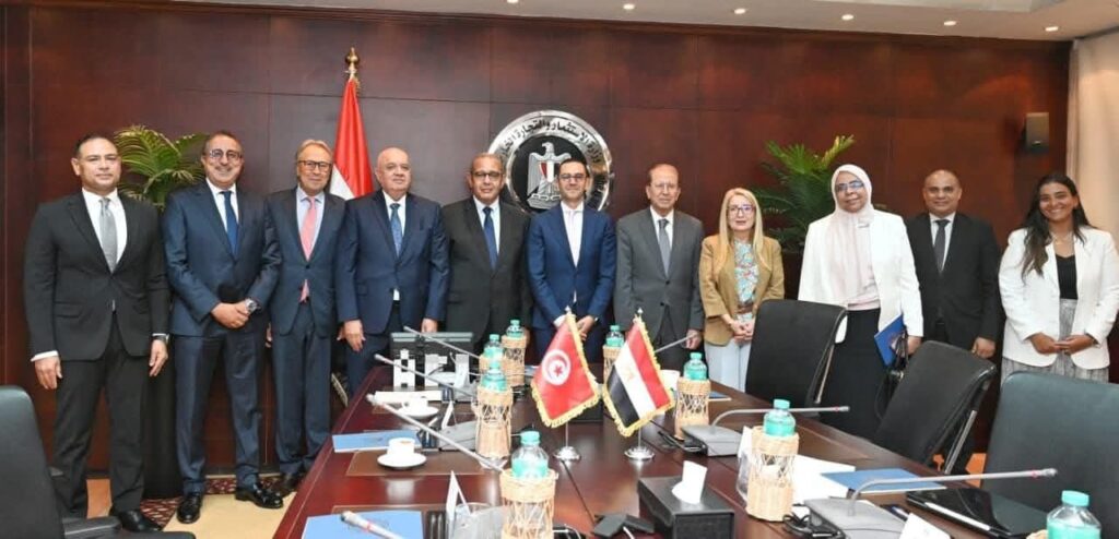 fb_img_17575314988068623361649263574187-1024x494 وزير الاستثمار والتجارة الخارجية يبحث مع رئيس الاتحاد التونسي للصناعة والتجارة سبل تعزيز التعاون التجاري ودعم الاستثمارات المشتركة بين البلدين