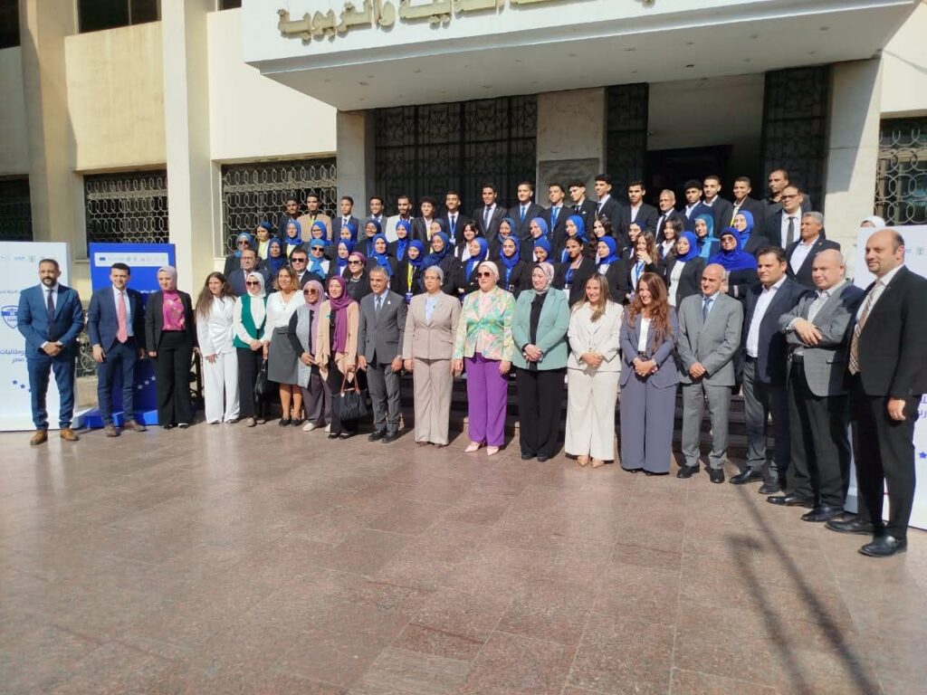 fb_img_17575315909837010881076201872950-1024x768 خلال الجلسة الحوارية لتمكين اتحاد طلاب وطالبات مدارس الجمهورية..• الدكتورة سحر السنباطي : الاستثمار في تنمية وعي ومهارات الأطفال يعد الضمان الحقيقي للتنمية الشاملة والمستدامة