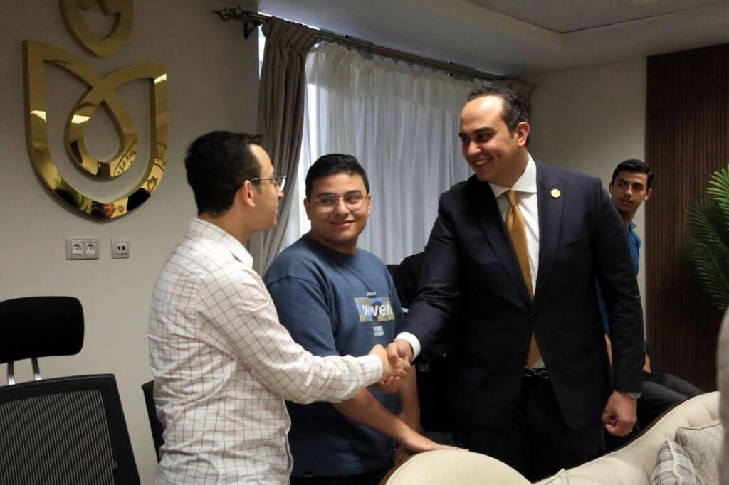 fb_img_17575808026216559563430776010080-1024x682 رئيس هيئة الرعاية الصحية يلتقي أوائل الثانوية العامة في لقاء وطني مميز بالتعاون مع جريدة الجمهورية